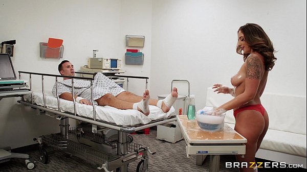 Brazzers – Layla London Basah Kuyup Mandi Busa, Siap Digoyang